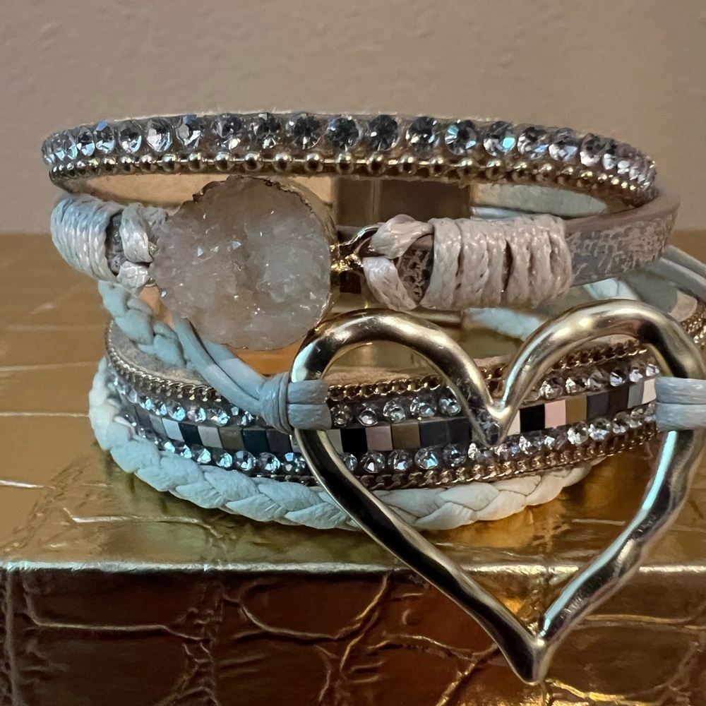 Gold Toned Heart Charm Magnetic Clasp Bracelet - Picture 6 of 6